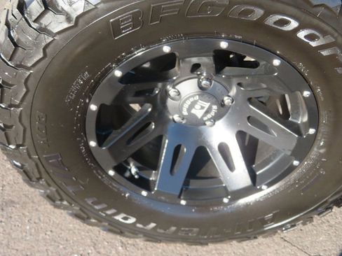 Used 2009 Jeep Wrangler Unlimited Rubicon w/ Dual Top Group image 14