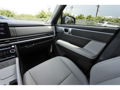 Certified 2025 Hyundai Santa Fe SEL FWD image 11