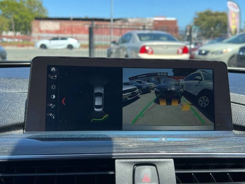Used 2018 BMW 330e RWD image 13