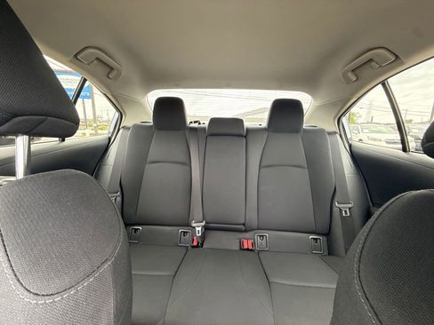 Used 2021 Toyota Corolla LE FWD image 38