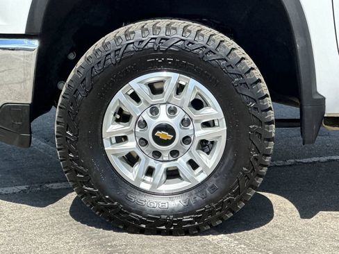 Used 2024 Chevrolet Silverado 2500 LT w/ Convenience Package AWD/4WD image 23