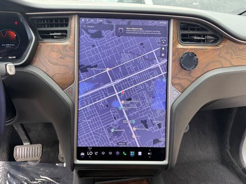 Used 2020 Tesla Model X Long Range AWD/4WD image 22