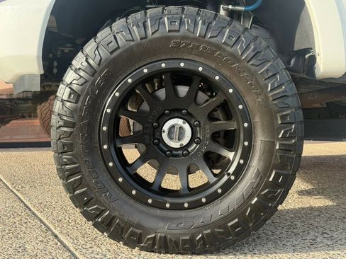 Used 2022 Ford F250 Platinum w/ Tremor Off-Road Package AWD/4WD image 36