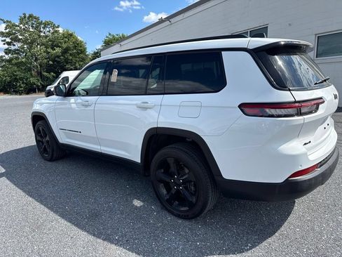 Used 2024 Jeep Grand Cherokee L Altitude AWD/4WD image 6