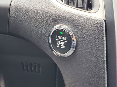 Used 2024 Ford Edge SEL image 18