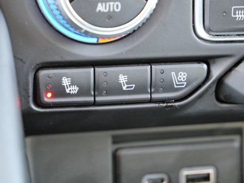 Used 2022 GMC Yukon XL SLT w/ SLT Premium Package image 27