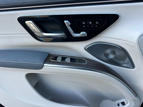 New 2026 Mercedes-Benz EQS 400 4MATIC SUV image 11