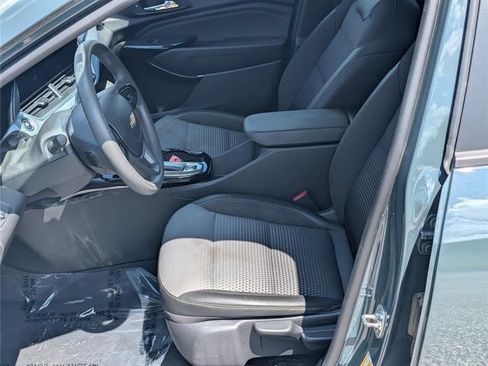 Used 2025 Chevrolet Trax LT FWD image 14