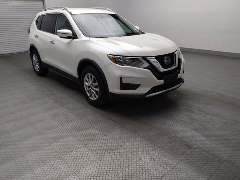 Used 2020 Nissan Rogue SV FWD image 13