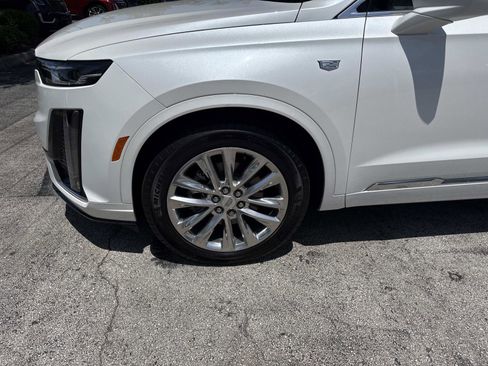 Certified 2025 Cadillac XT6 Premium Luxury w/ LPO, Floor Liner Package AWD/4WD image 10