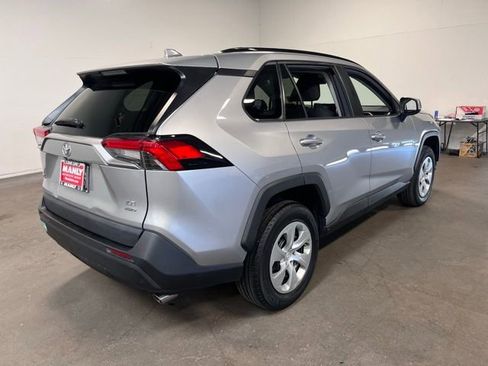 Used 2021 Toyota RAV4 LE image 3