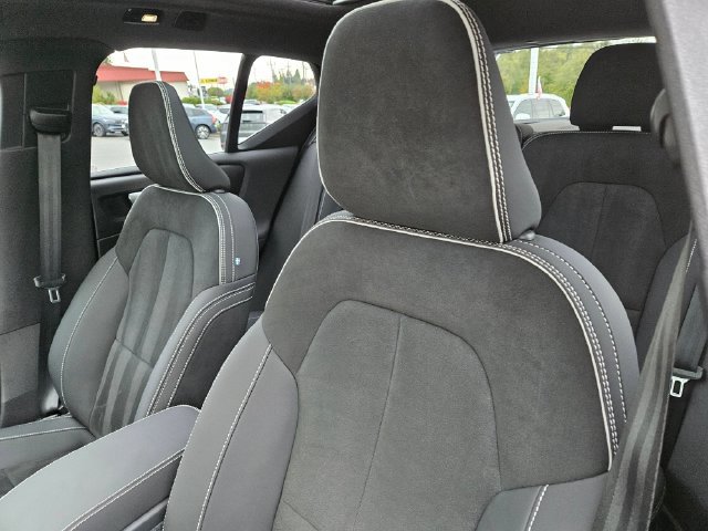 Certified 2023 Volvo XC40 Recharge Ultimate w/ Protection Package Premier AWD/4WD image 18