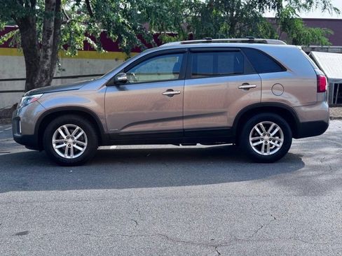 Used 2015 Kia Sorento LX AWD/4WD image 4