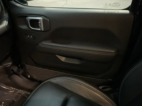 Used 2023 Jeep Wrangler Unlimited Sahara w/ Cold Weather Group image 17