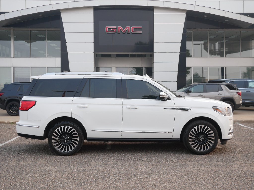 Used 2020 Lincoln Navigator Black Label w/ Cargo Convenience Package AWD/4WD image 2