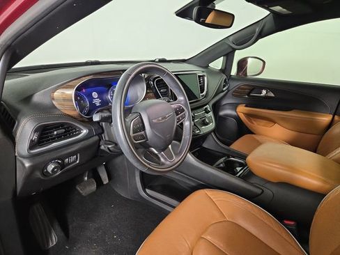 Used 2021 Chrysler Pacifica Pinnacle AWD/4WD image 14