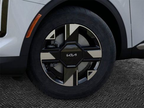 New 2026 Kia Sportage LX image 9