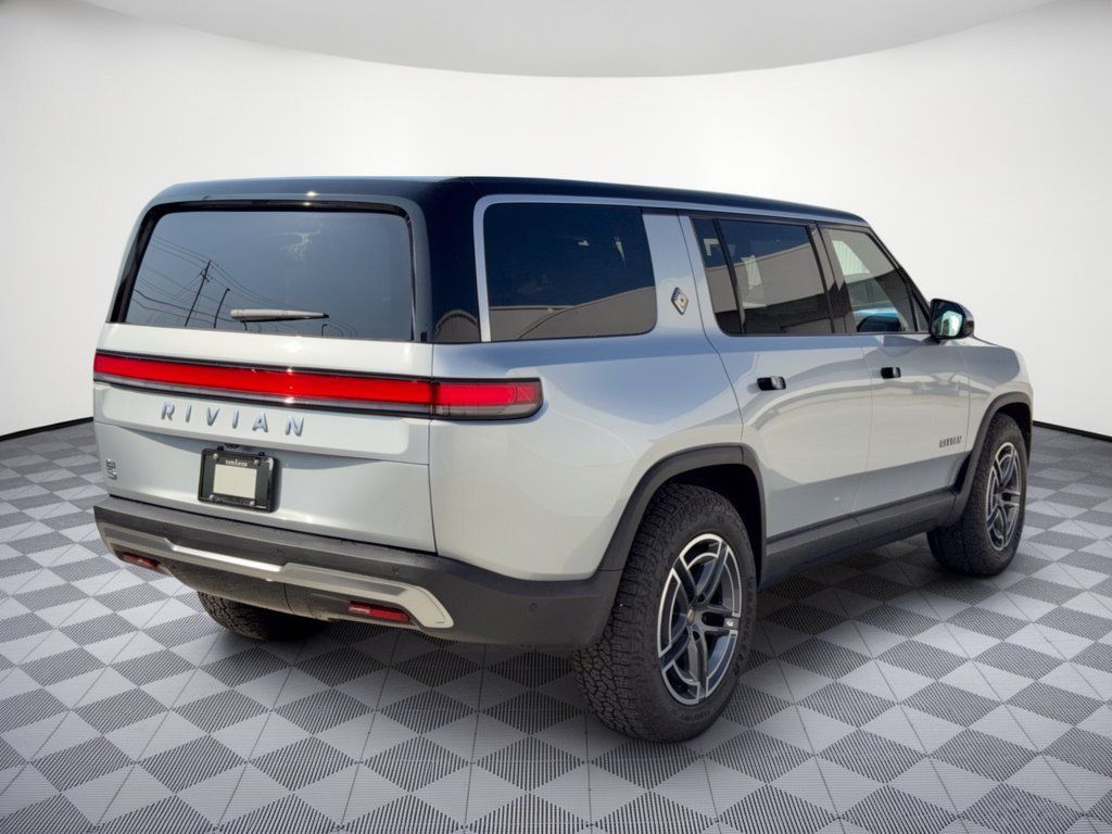 Used 2026 Rivian R1S Adventure Dual AWD/4WD image 9