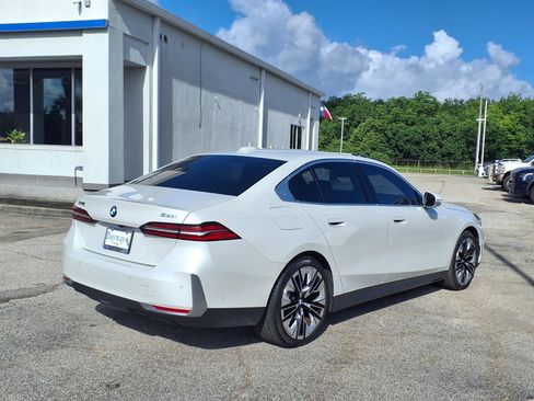 Used 2024 BMW 530i RWD image 2