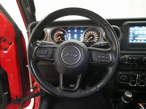 Used 2021 Jeep Gladiator Willys image 4