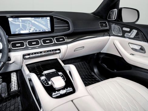 Used 2023 Mercedes-Benz GLS 63 AMG 4MATIC image 32