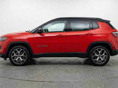 Used 2025 Jeep Compass Limited image 5