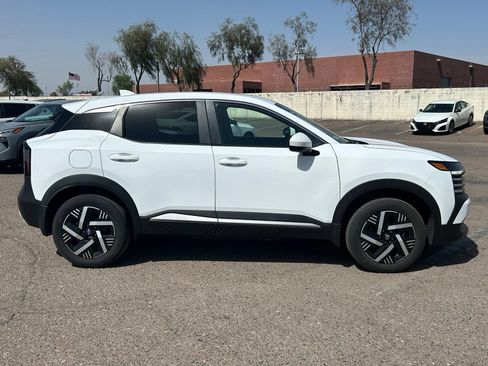 Used 2025 Nissan Kicks SV FWD image 4