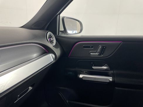 Used 2022 Mercedes-Benz GLB 250 image 12
