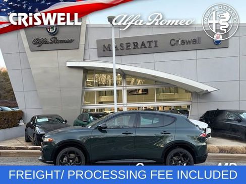 New 2026 Alfa Romeo Tonale w/ Black Premium Package image 6