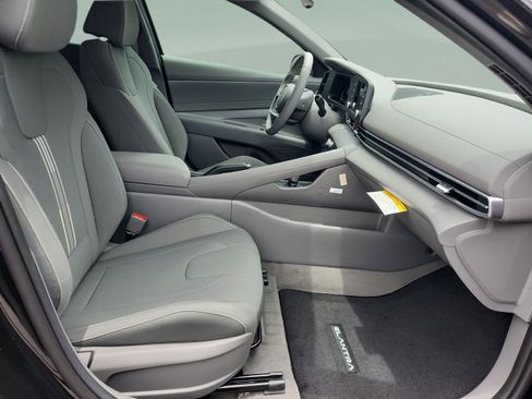 New 2026 Hyundai Elantra Sport FWD image 18