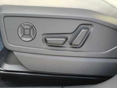 Certified 2025 Audi Q5 Premium Plus w/ Premium Plus AWD/4WD image 16