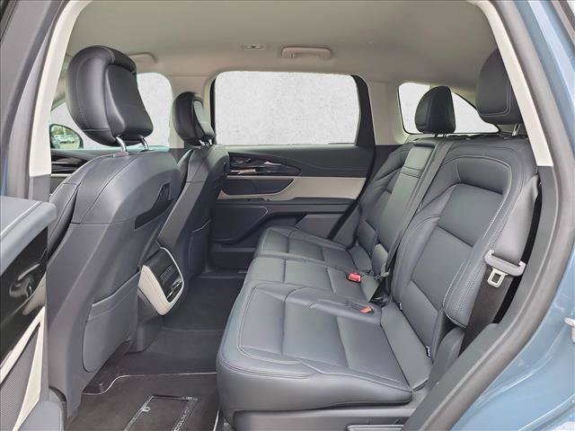 Used 2025 Lincoln Nautilus Premier AWD/4WD image 14