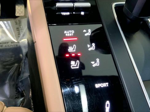 Used 2022 Porsche Macan S image 37