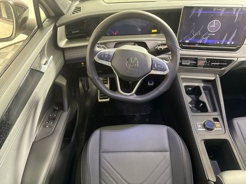 New 2026 Volkswagen Tiguan SE R-Line AWD/4WD image 16