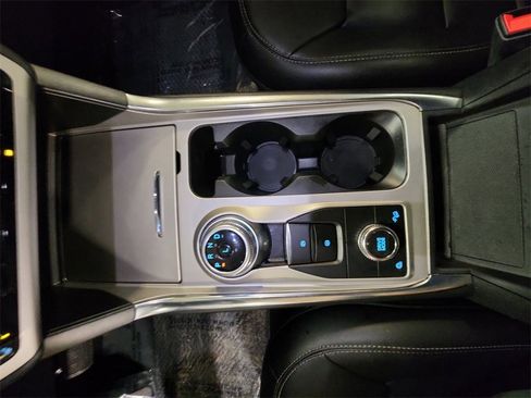 Used 2022 Ford Explorer XLT w/ Equipment Group 202A image 21
