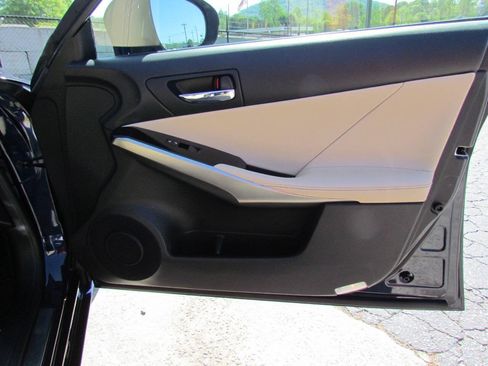 Used 2014 Lexus IS 250 RWD image 18