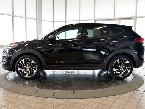 Used 2018 Hyundai Tucson SE w/ Cargo Package FWD image 5