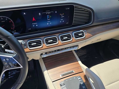 Used 2026 Mercedes-Benz GLS 450 4MATIC image 28
