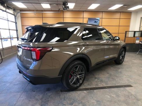 New 2026 Ford Explorer ST-Line image 7