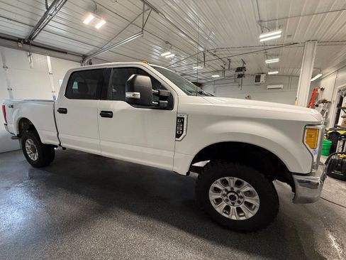 Used 2017 Ford F350 XLT AWD/4WD image 5