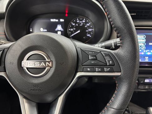 Used 2022 Nissan Kicks SR w/ Premium Package FWD image 13