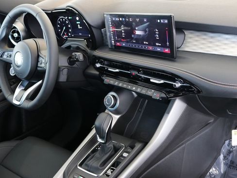 New 2025 Alfa Romeo Tonale w/ Premium Package image 29