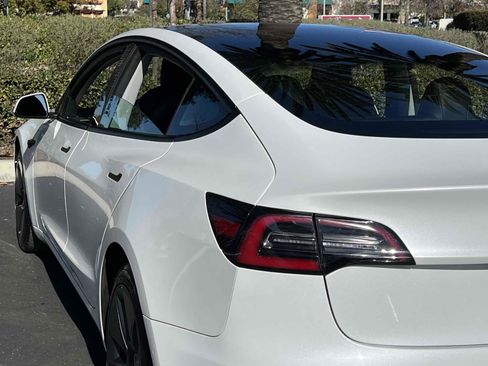 Used 2021 Tesla Model 3 Standard Range Plus image 48