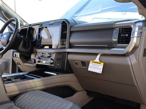 Used 2026 Ford F450 Platinum w/ Platinum Plus Package image 29