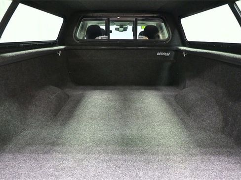 Certified 2018 GMC Canyon SLT w/ Driver Alert Package image 6