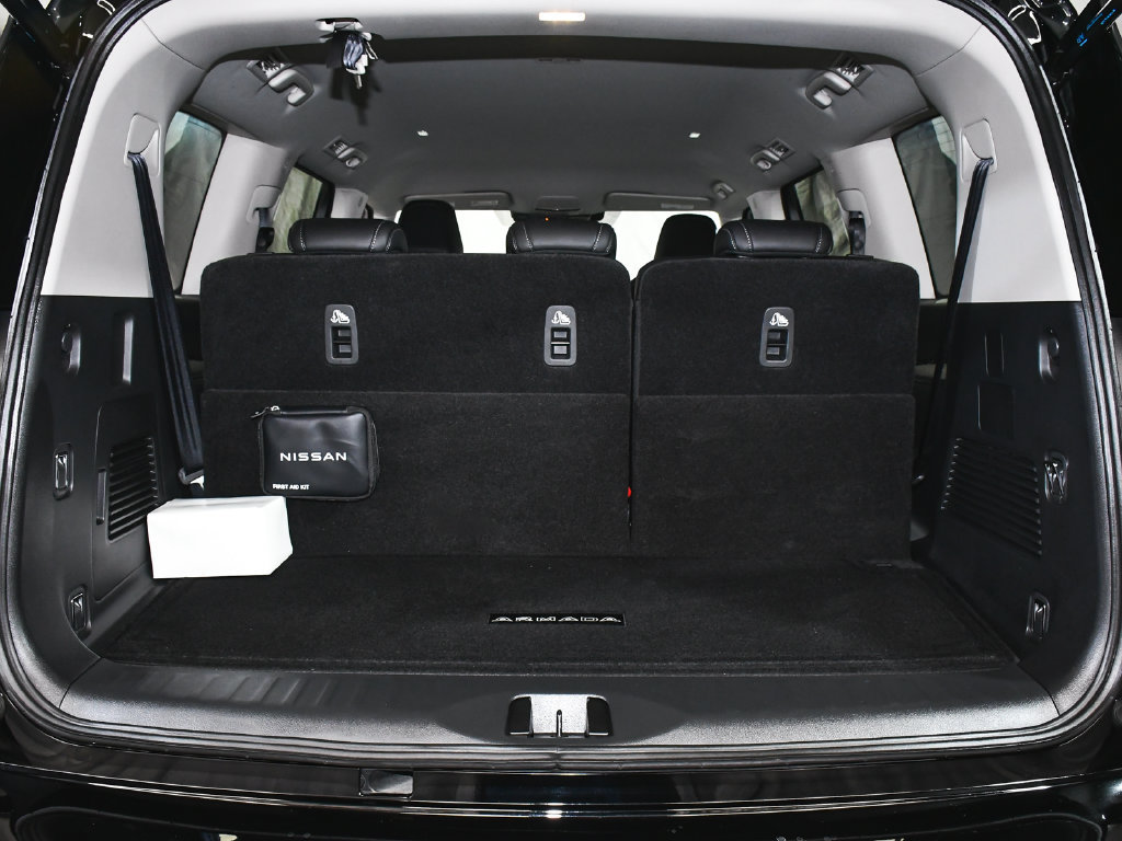 Used 2025 Nissan Armada SV AWD/4WD image 58