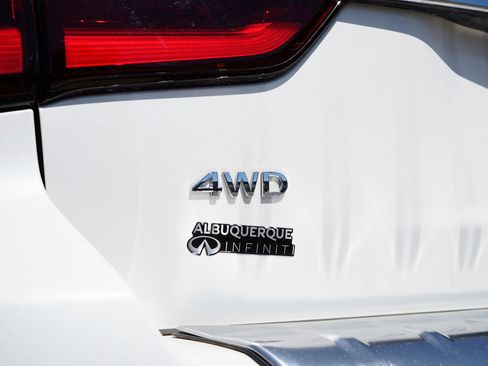 Used 2023 INFINITI QX80 Luxe w/ Cargo Package AWD/4WD image 10
