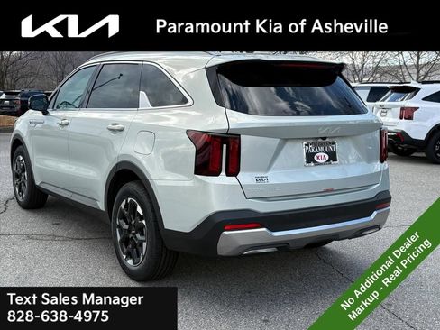 New 2026 Kia Sorento S w/ S Panoramic Sunroof Package FWD image 4