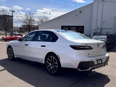 Used 2024 BMW 740i xDrive 740i xDrive image 4