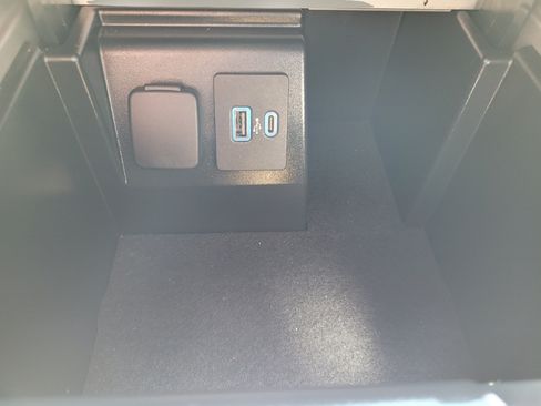 Used 2023 Ford Explorer ST w/ Equipment Group 401A AWD/4WD image 26